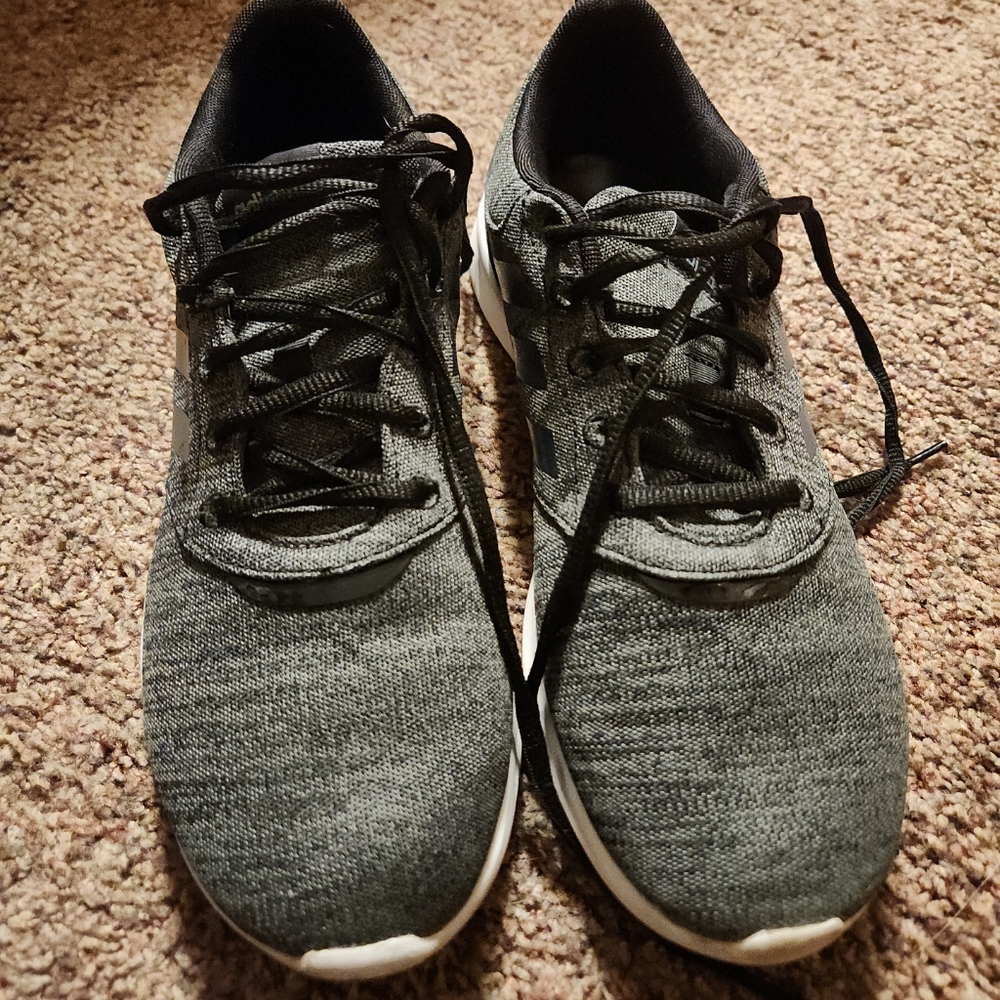 Adidas cloudfoam 7.5 black shoes